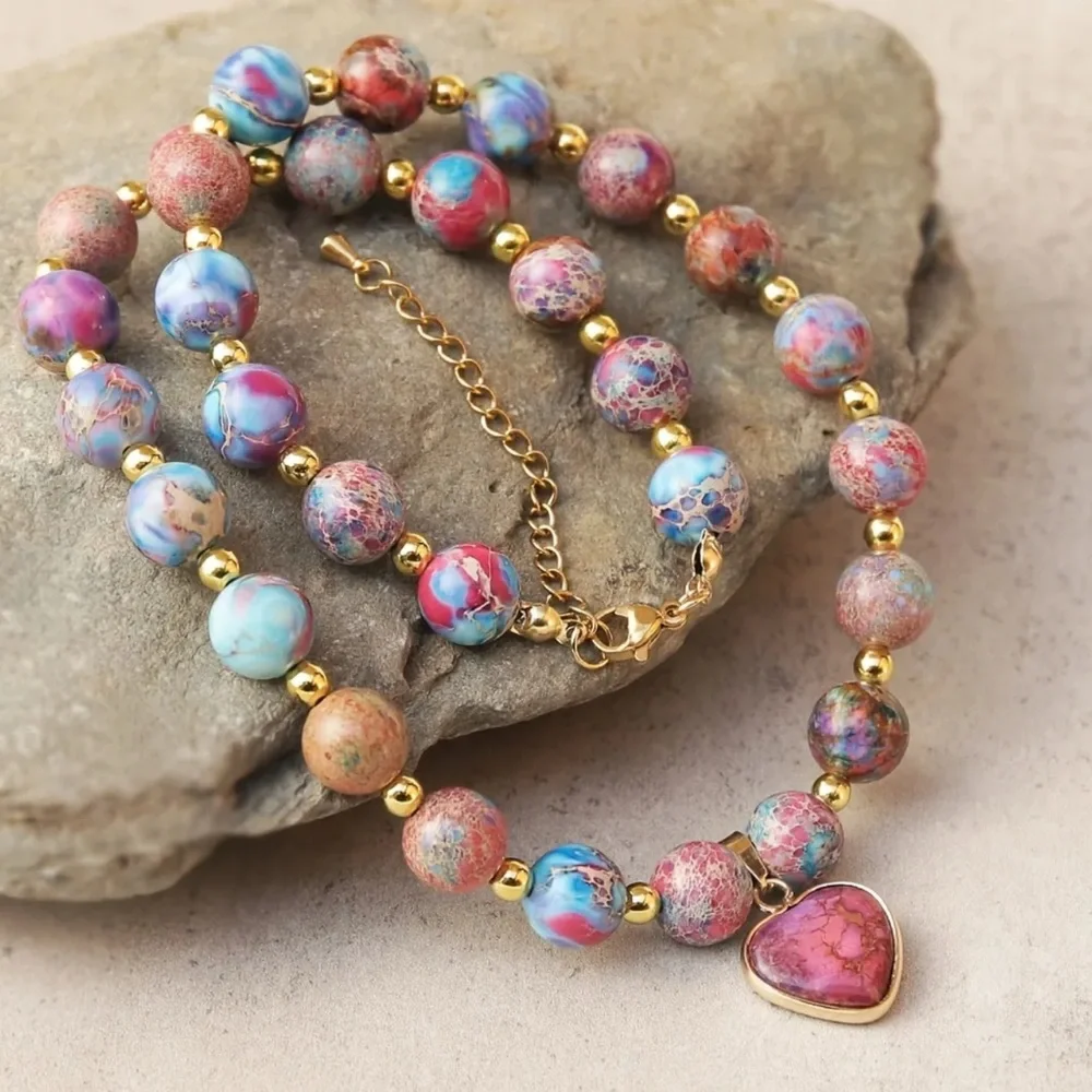 DYED STONE COLORFUL HEART PENDANT BEADED NECKLACE
